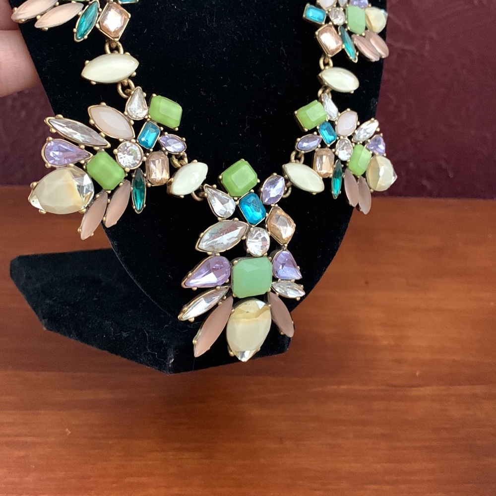Stella & Dot Trellis Necklace Pastel color rhinestones - Picture 4 of 6